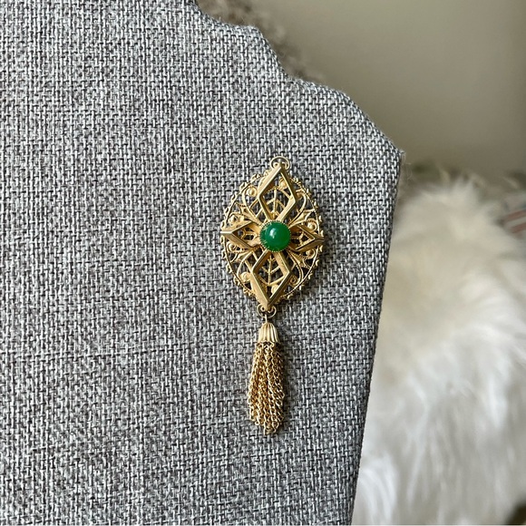 c1972 SARAH COV | Vtg | Peking Collection Green Glass Cabochon Bead Tassel Pin - Picture 11 of 12